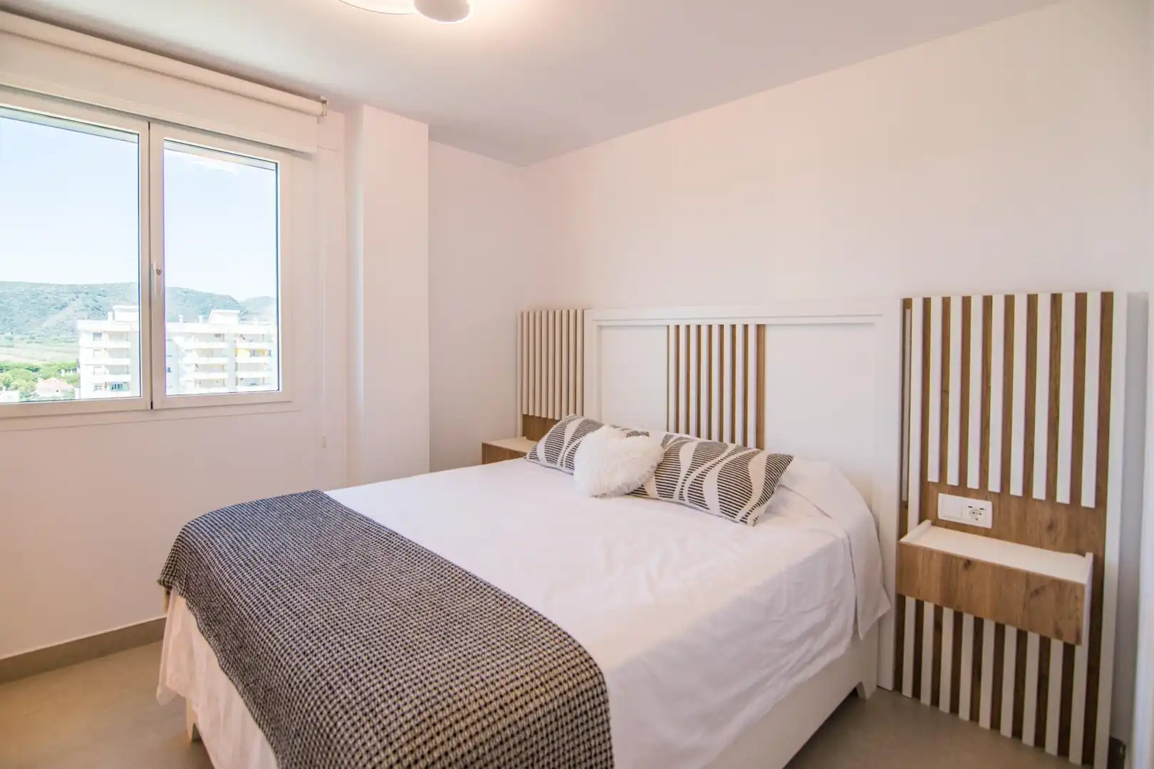 Schlafzimmer von Wohnungen zum Verkauf in Gandia mit Klimaanlage, Privatgarten und Terrasse