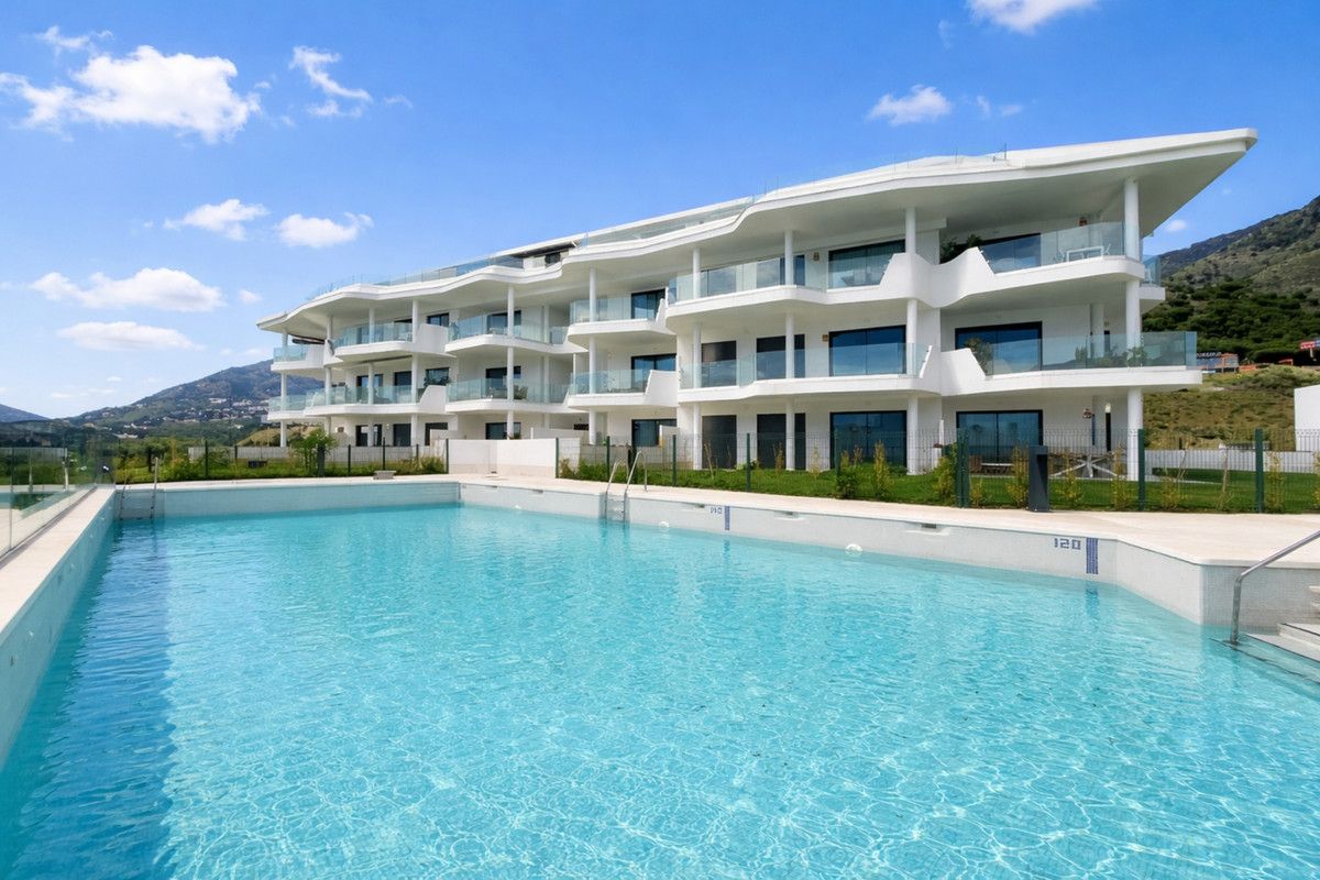 Piscina de Planta baixa en venda en Fuengirola amb Aire condicionat, Calefacció i Jardí privat