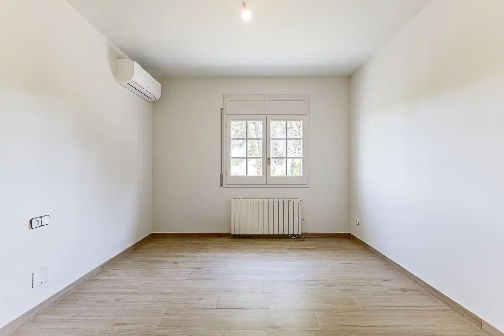 Habitación de Casa o chalet de alquiler en Sant Cugat del Vallès con Aire acondicionado, Jardín privado y Parquet