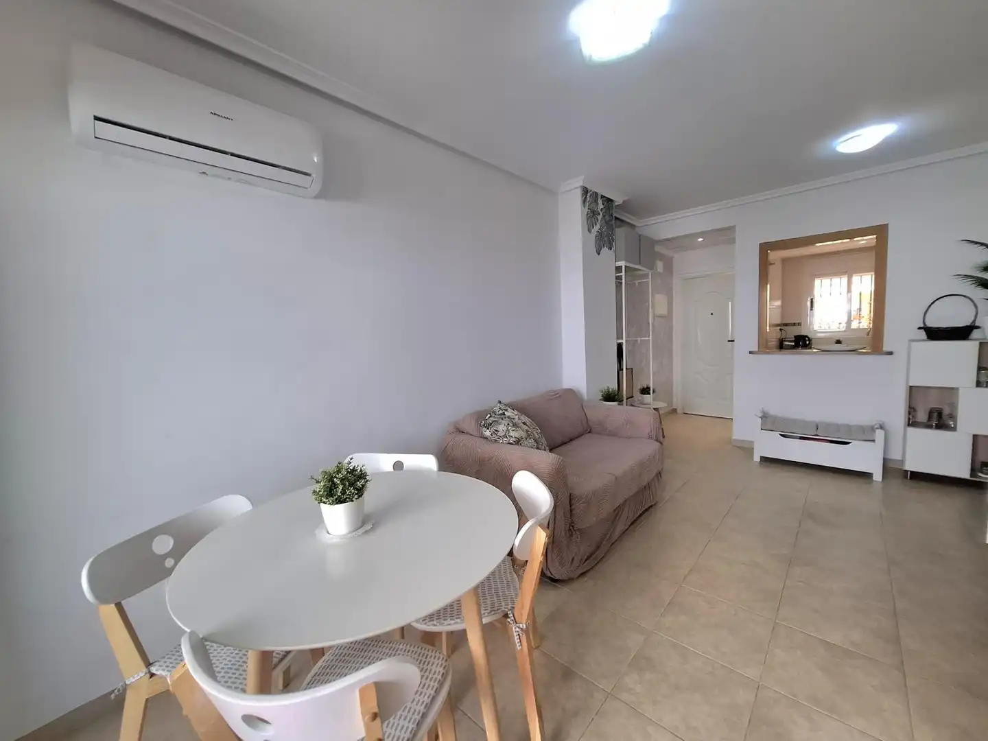 Sala de estar de Apartamento en venta en Oropesa del Mar / Orpesa con Aire acondicionado, Amueblado y Balcón