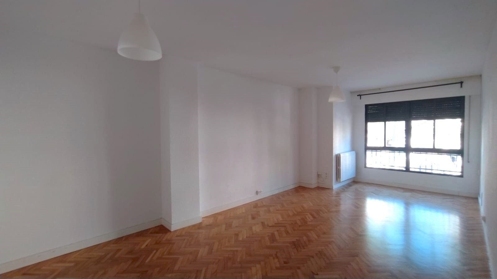 Sala d'estar de Pis de lloguer en  Zaragoza Capital amb Aire condicionat, Calefacció i Parquet