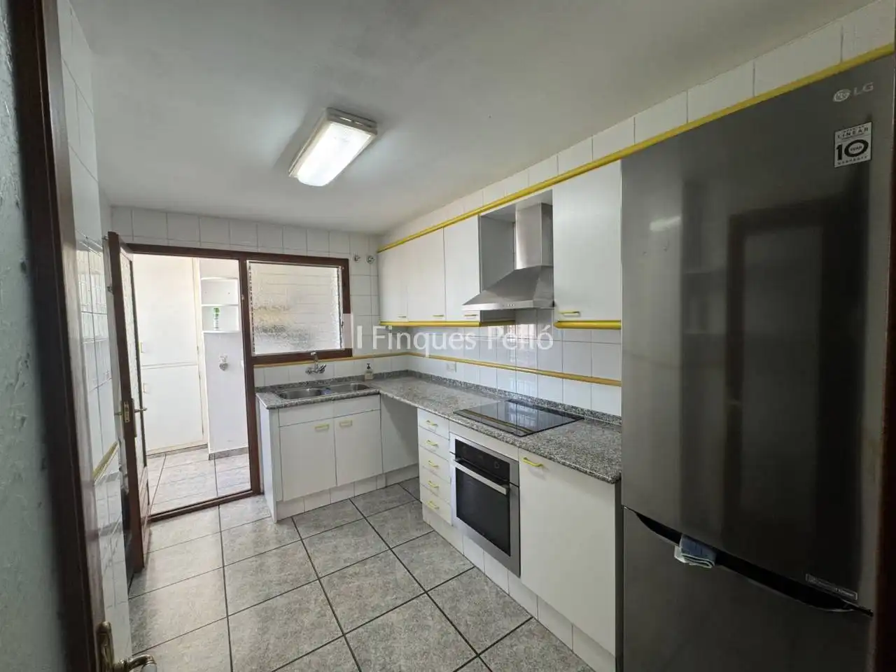 Kitchen of Flat for sale in Sant Feliu de Guíxols  with Air Conditioner, Heating and Balcony