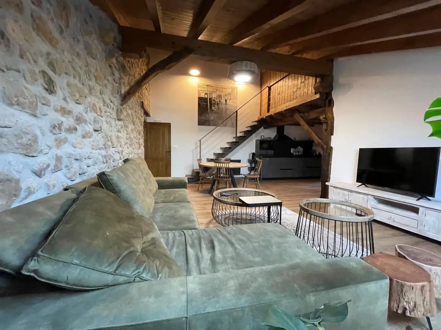 Sala de estar de Finca rústica en venta en Lekeitio con Aire acondicionado, Jardín privado y Parquet