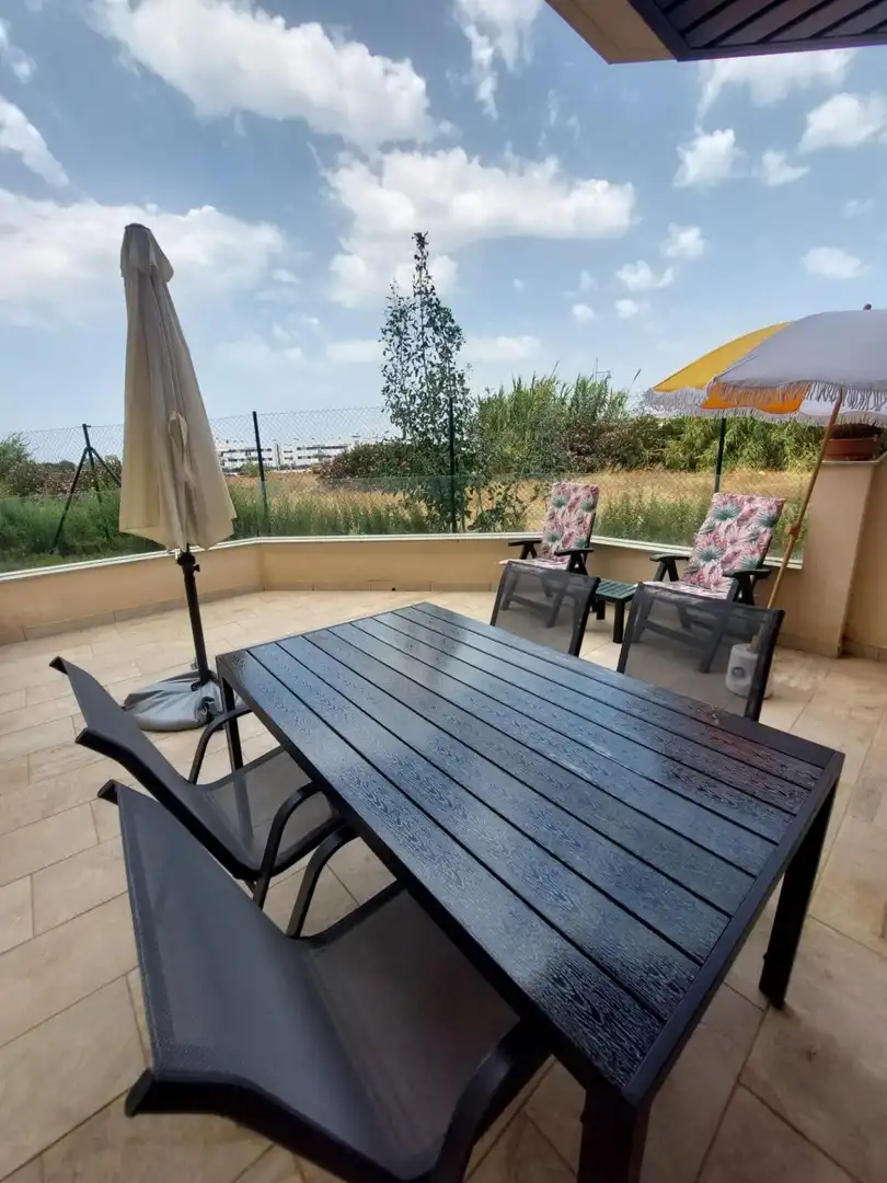 Terrasse von Erdgeschoss zur Miete in Vélez-Málaga