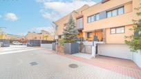 Exterior view of Single-family semi-detached for sale in Las Rozas de Madrid