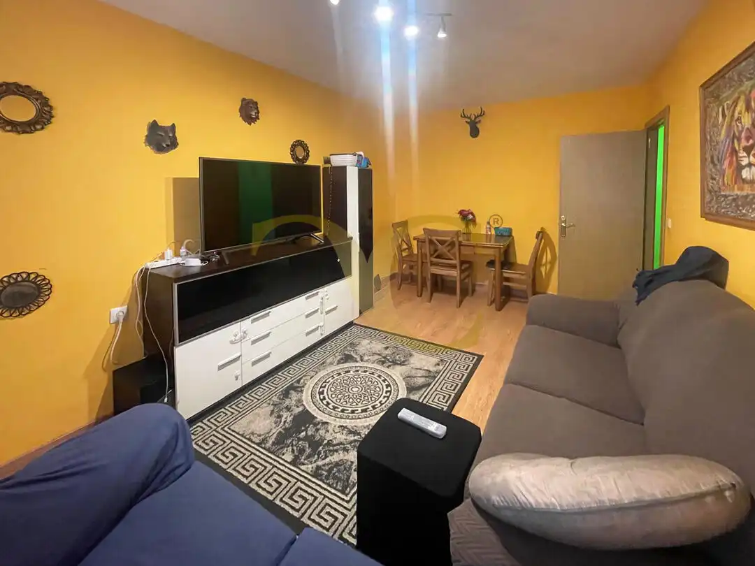 Sala d'estar de Pis en venda en Oviedo  amb Calefacció