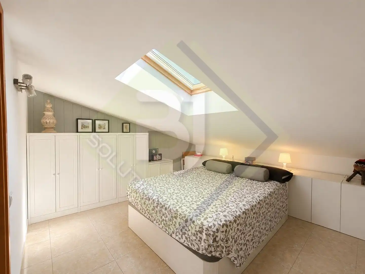 Habitación de Ático en venta en Canet de Mar con Calefacción, Terraza y Horno