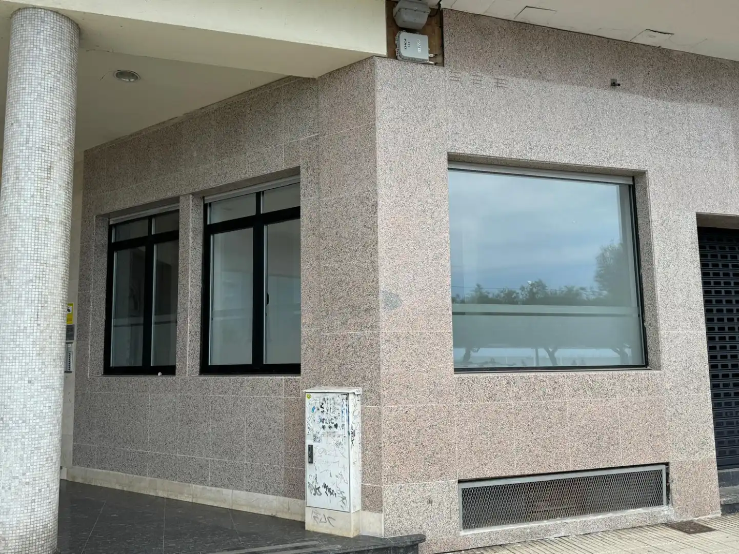 Vista exterior de Pis en venda en Gijón  amb Calefacció
