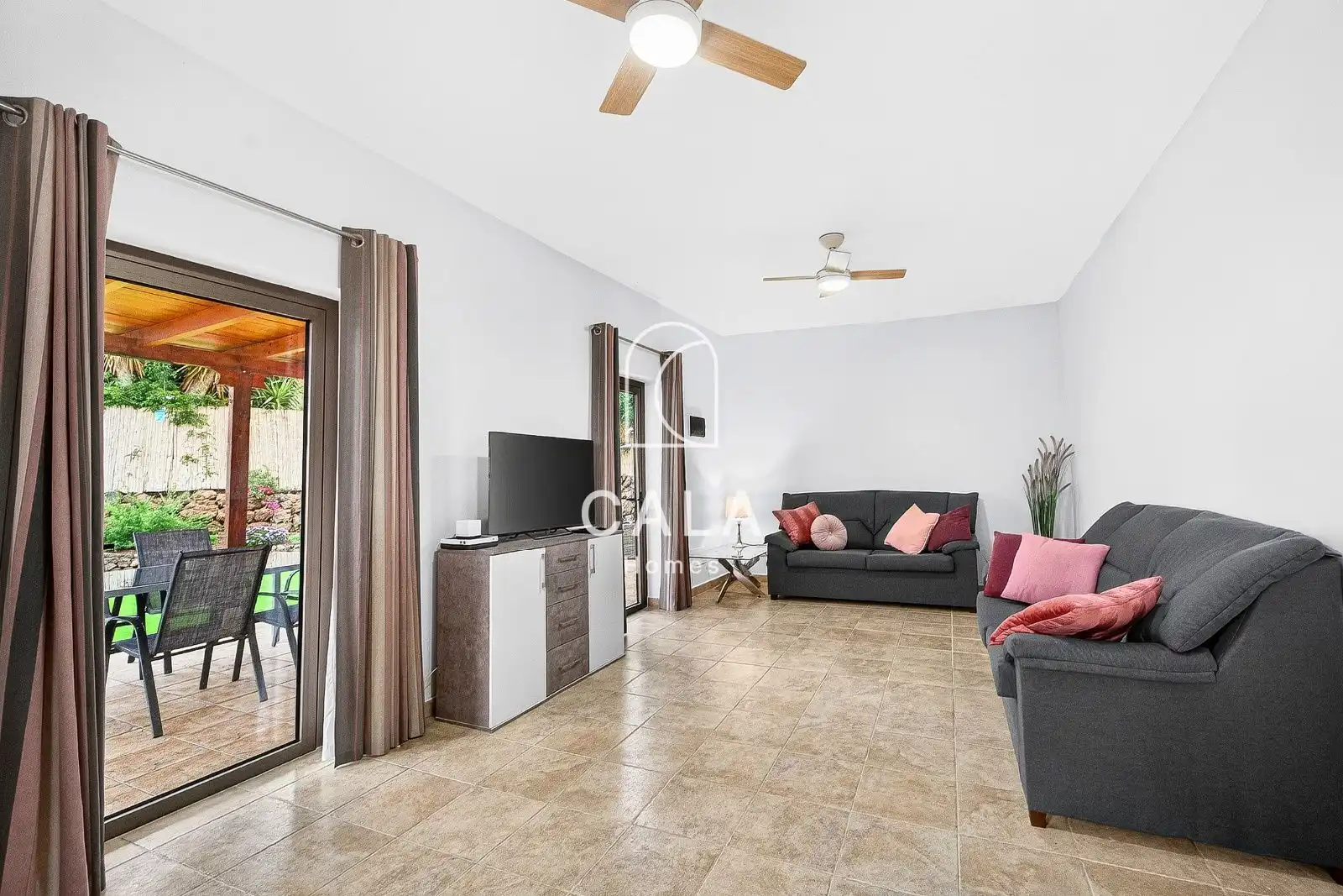 Living room of Houses for sale in Guía de Isora  with Private garden, Terrace and Storage room