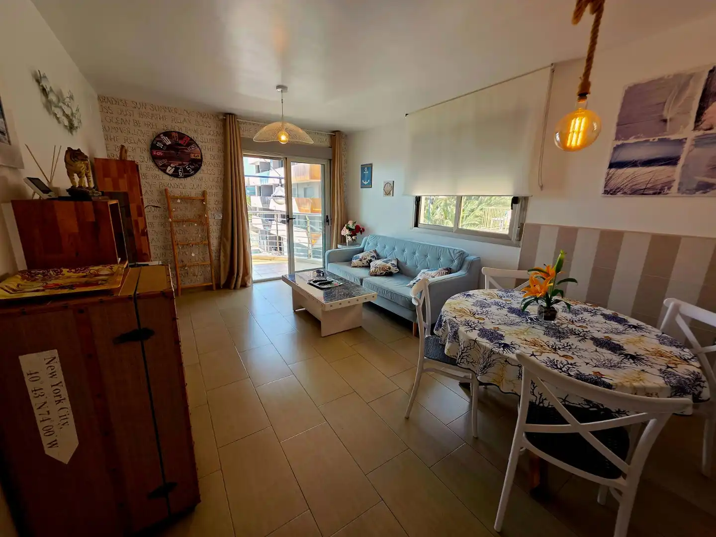 Sala de estar de Piso de alquiler en Torrevieja con Terraza