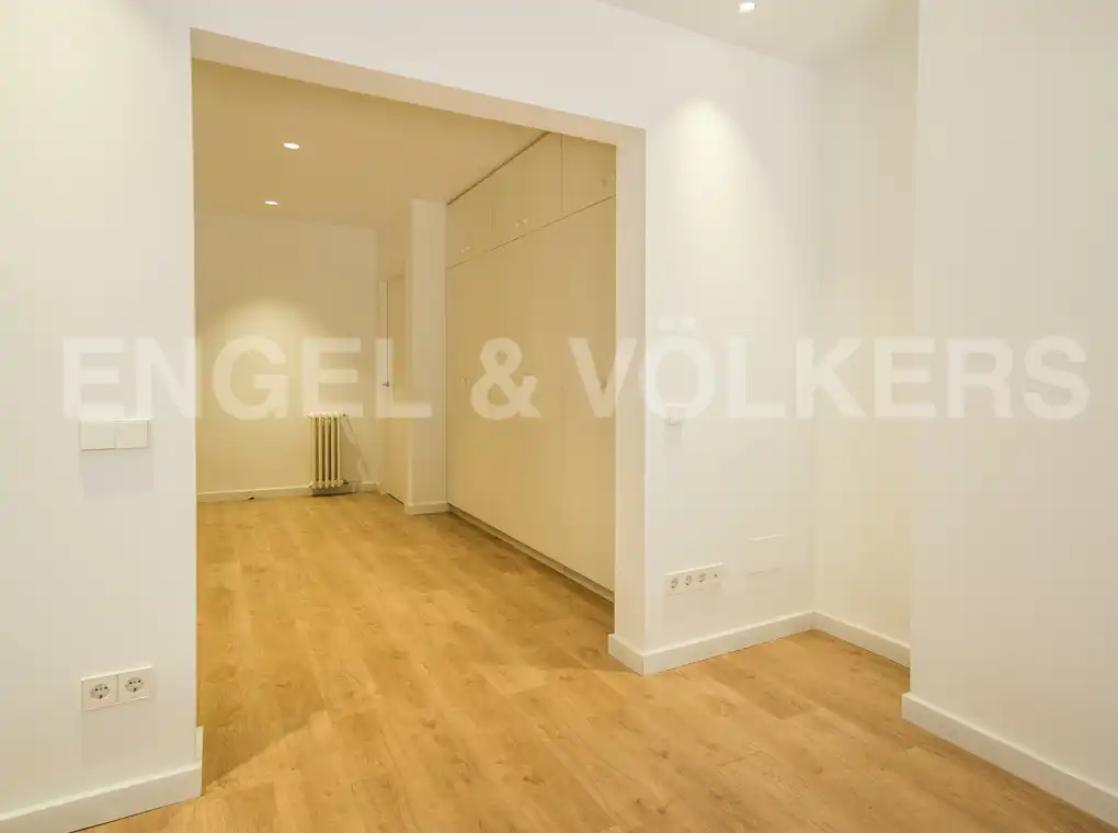 Flat for rent in Barcelona  with Air Conditioner, Heating and Private garden