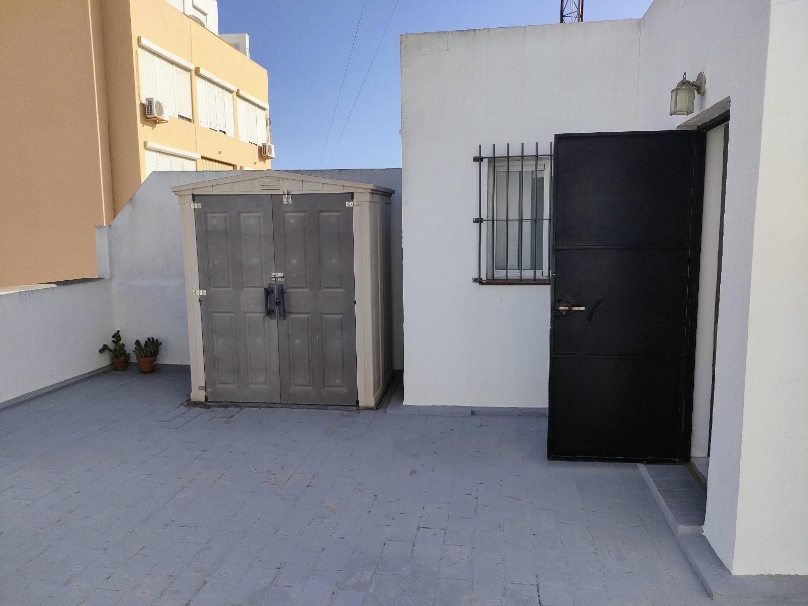 Exterior view of House or chalet for sale in San Fernando  with Air Conditioner