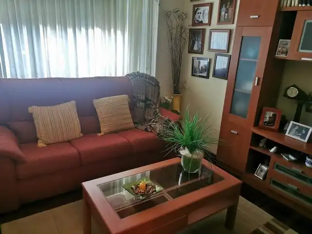 Sala de estar de Casa adosada en venta en Santiago de Compostela  con Calefacción, Jardín privado y Amueblado
