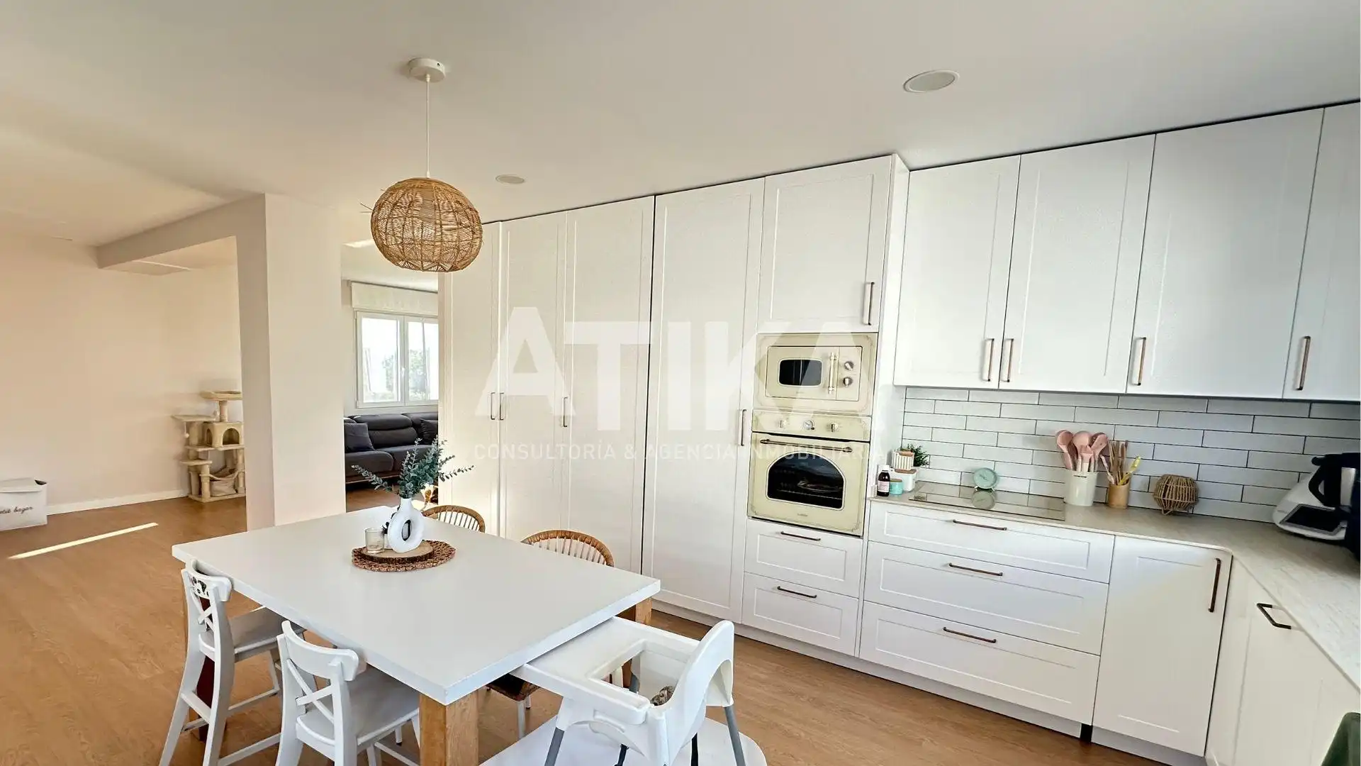 Kitchen of Houses for sale in Ontinyent  with Air Conditioner, Private garden and Parquet flooring