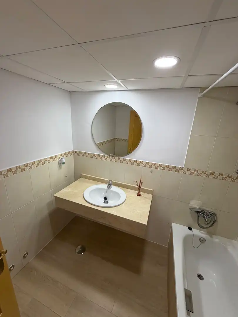 Bany de Apartament de lloguer en Mijas amb Aire condicionat, Calefacció i Terrassa