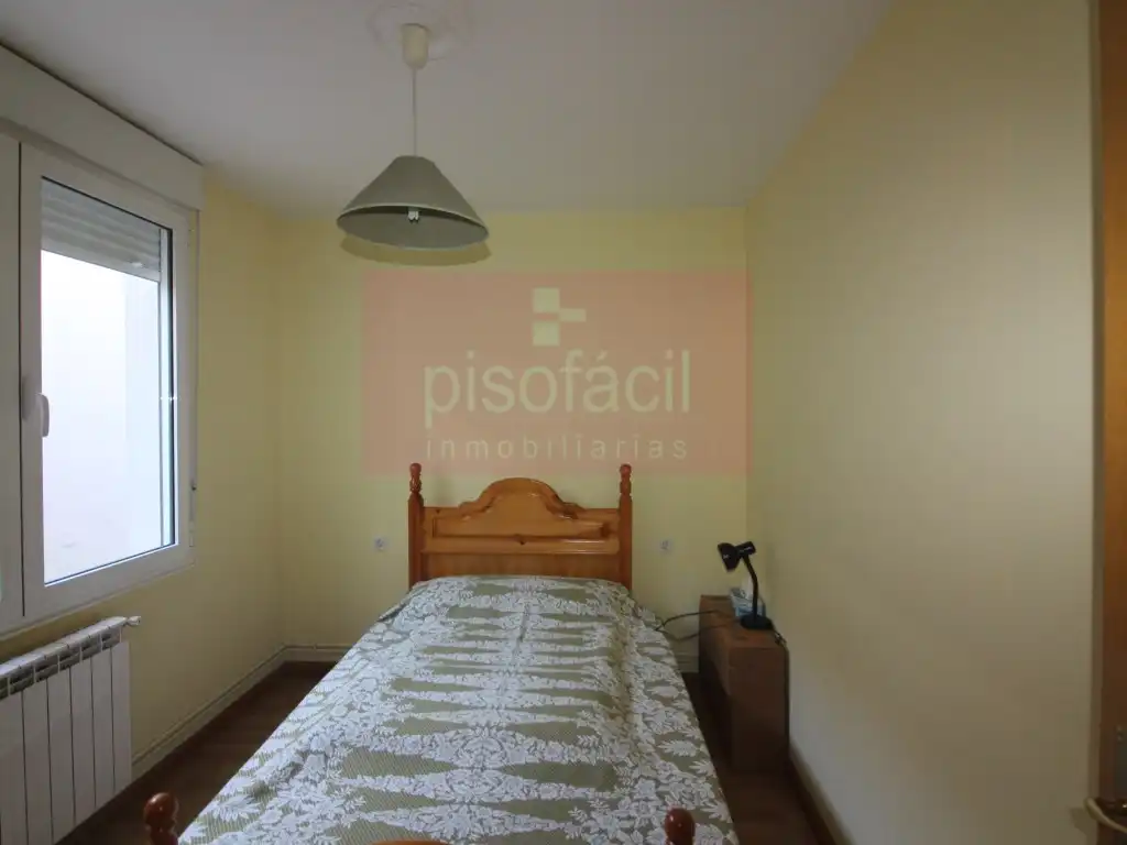 Dormitori de Casa o xalet en venda en Lugo amb Terrassa