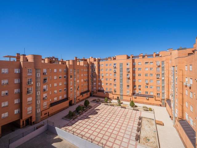 Piso en Venta en C. de Zúrich en Rosas - Musas