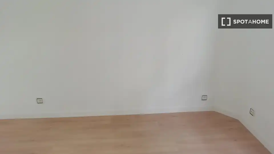 Dormitori de Apartament per a compartir en Madrid amb Aire condicionat, Calefacció i Terrassa