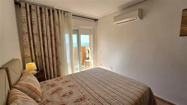 Habitación de Apartamento en venta en La Manga del Mar Menor con Aire acondicionado, Calefacción y Terraza