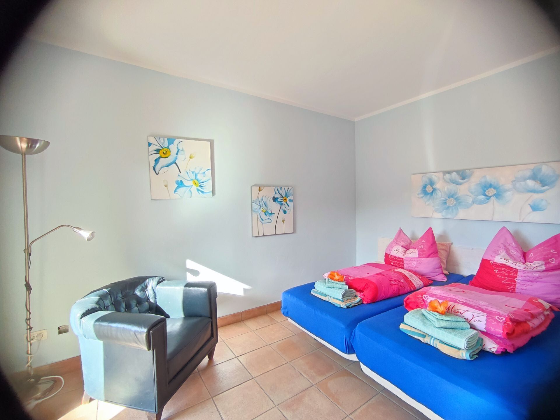Dormitori de Finca rústica en venda en  Santa Cruz de Tenerife Capital amb Terrassa, Piscina i Moblat
