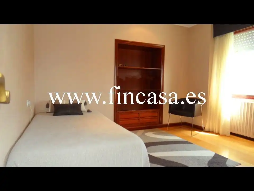Bedroom of Country homes for sale in Nigrán  with Heating, Private garden and Parquet flooring