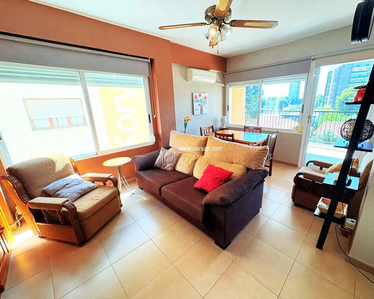 Sala de estar de Apartamento en venta en Benicasim / Benicàssim con Aire acondicionado, Calefacción y Terraza