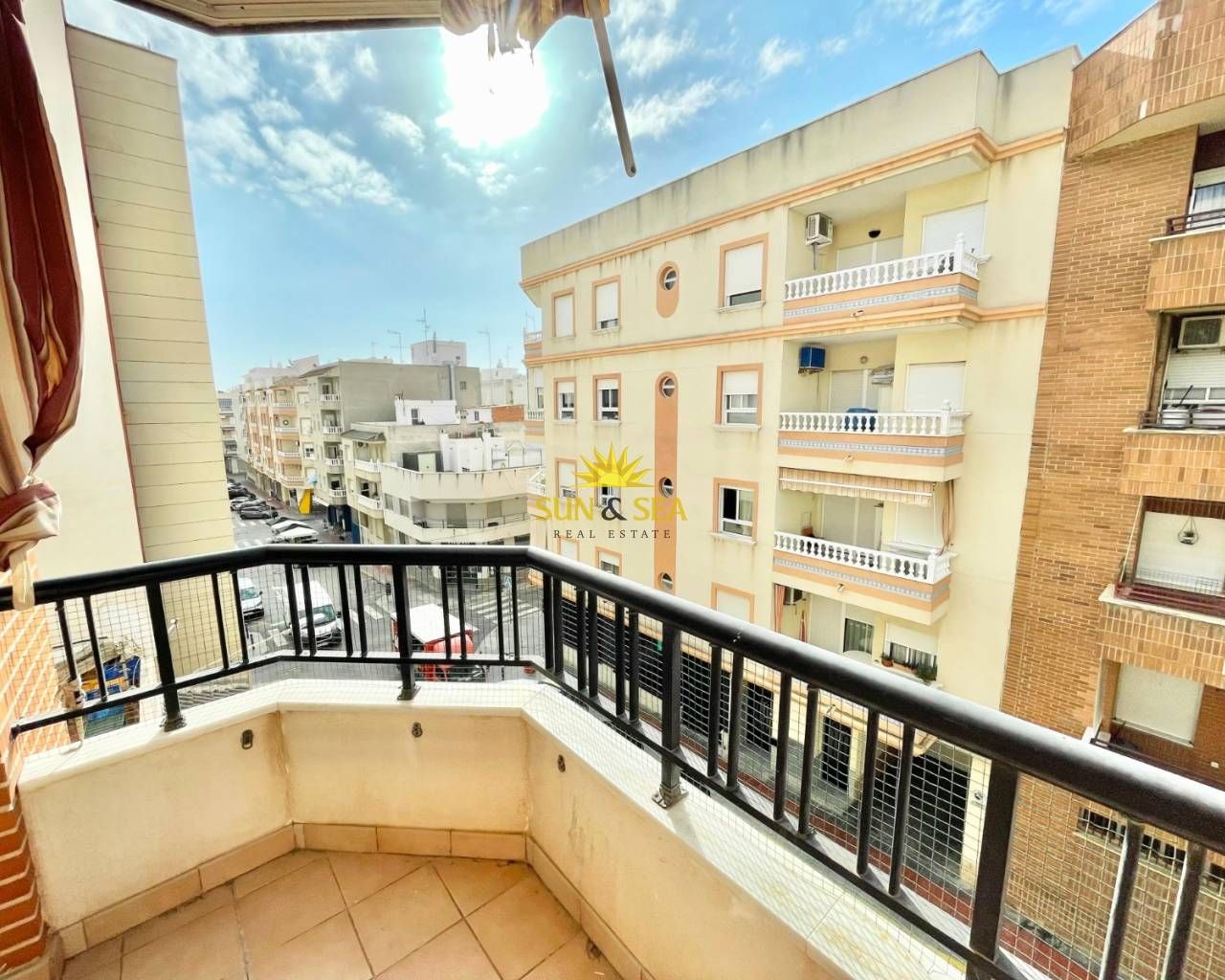 Vista exterior de Pis de lloguer en Guardamar del Segura amb Aire condicionat, Calefacció i Terrassa