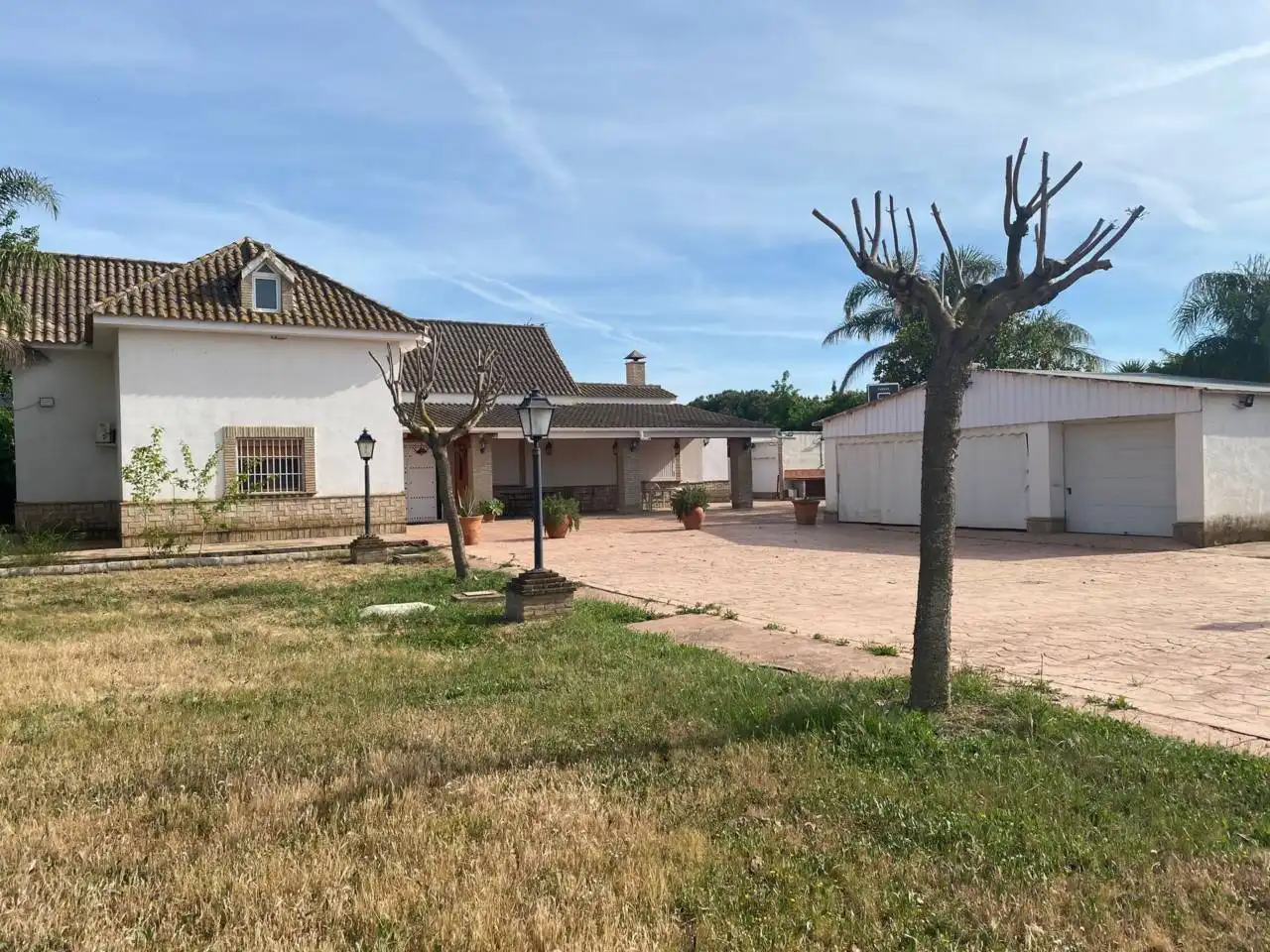 Vista exterior de Casa o chalet en venta en Carmona, Sevilla