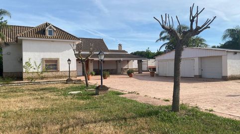 Chalet unifamiliar en venta en Carmona, imagen 3
