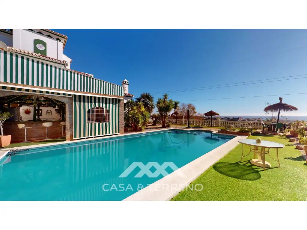 Casa con piscina in vendita a Urb. Amberes, 82-64