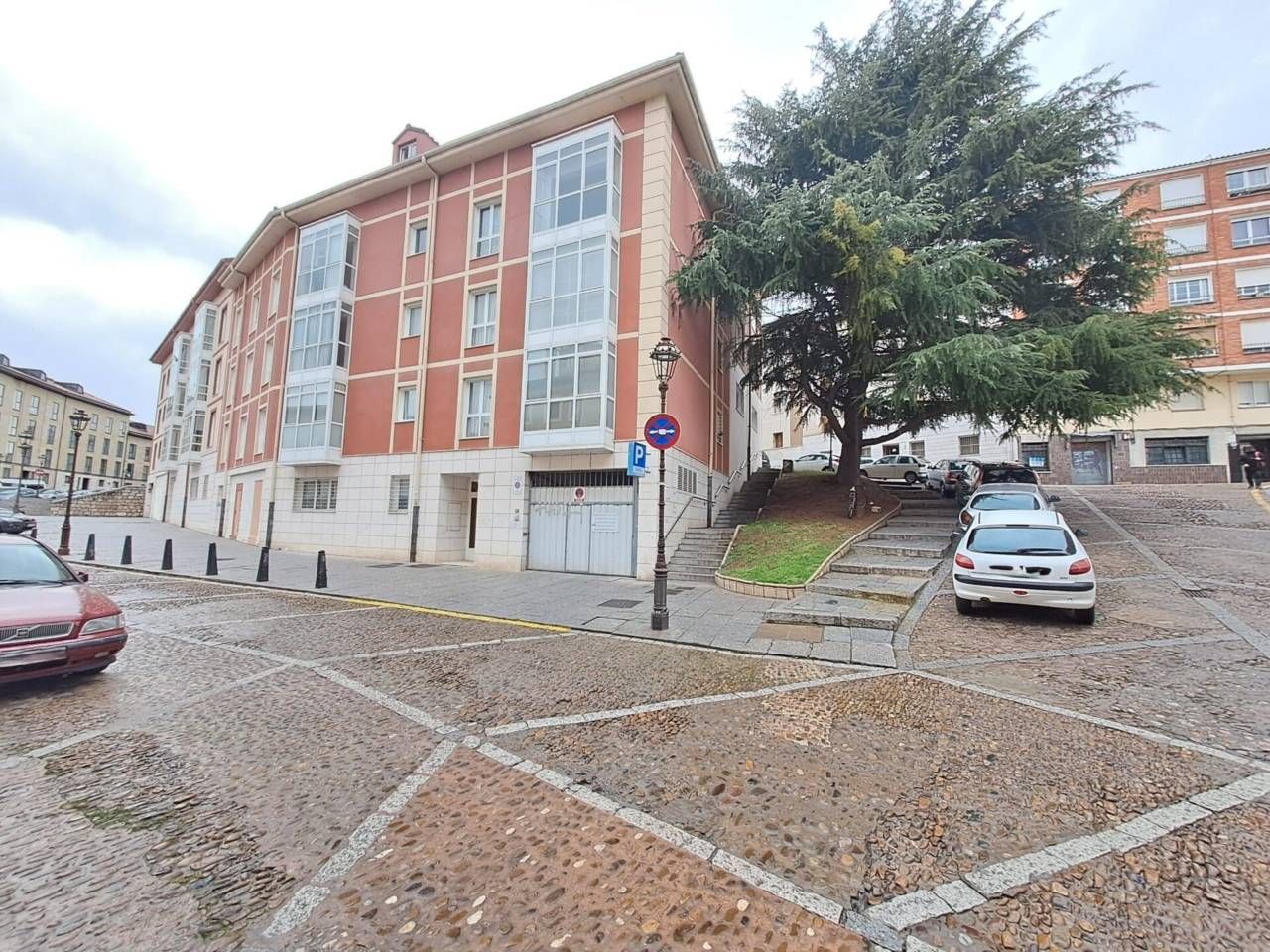 Exterior view of Attic for sale in Burgos Capital  with Heating, Parquet flooring and Storage room