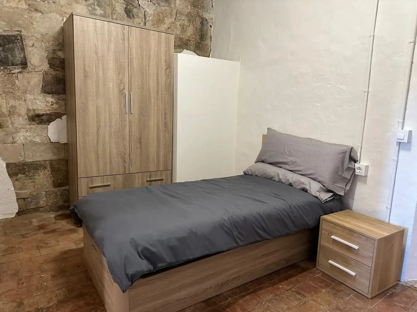 Habitación de Finca rústica de alquiler en Navata con Aire acondicionado, Calefacción y Jardín privado