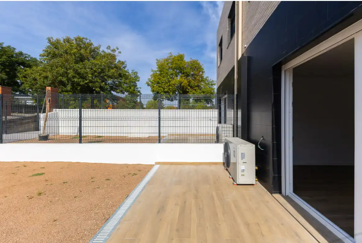 New build Terraced house with garden for sale in Carrer del Pintor Guàrdia, imagen 4