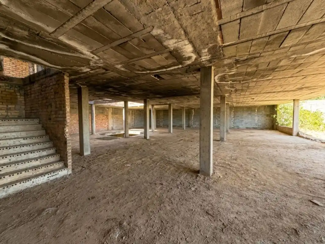 Terreny industrial en venda en Tomares