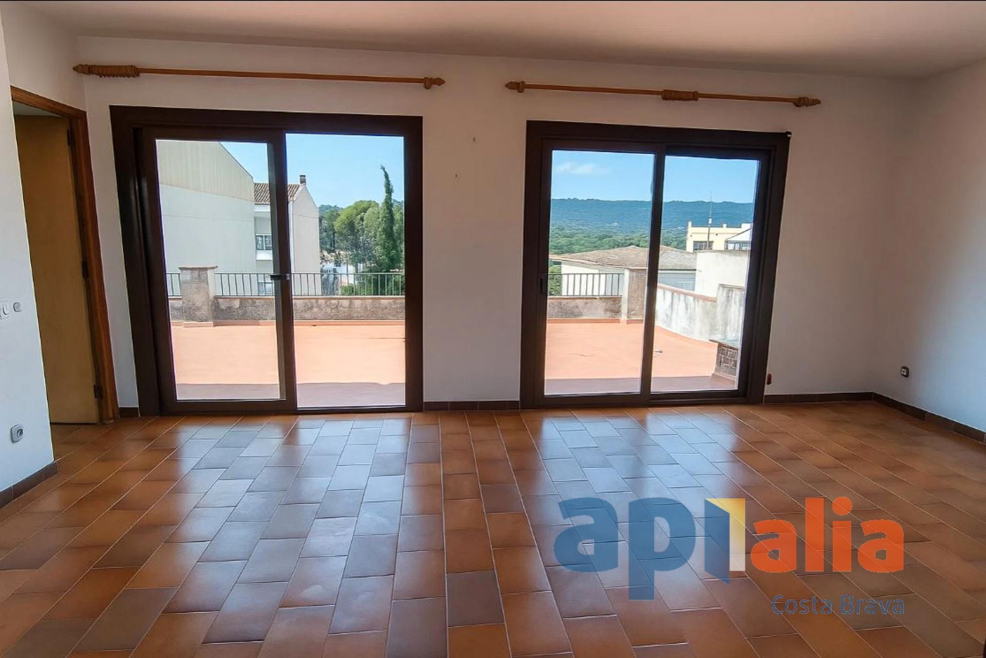 Comedor de Ático en venta en Calonge i Sant Antoni con Calefacción, Terraza y Balcón