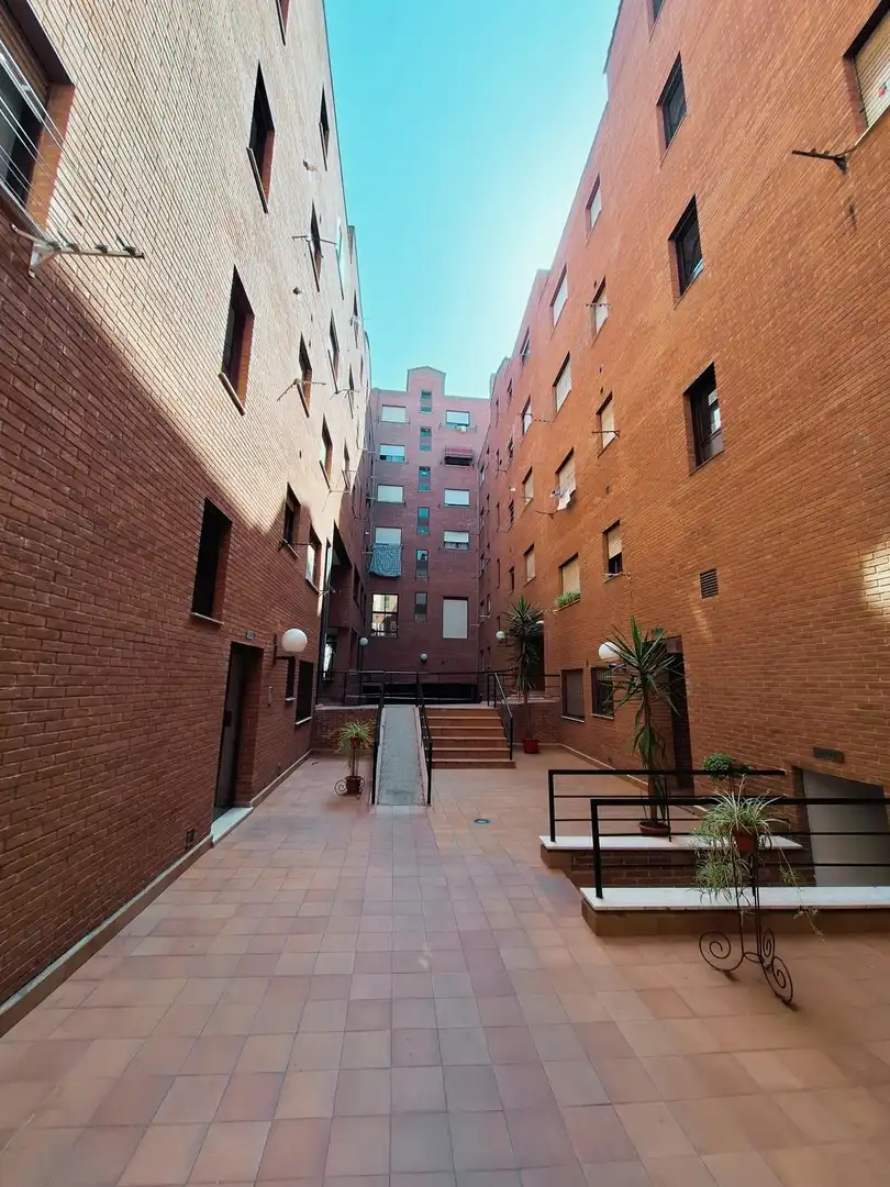 Vista exterior de Piso de alquiler en Madrid con Aire acondicionado, Calefacción y Parquet