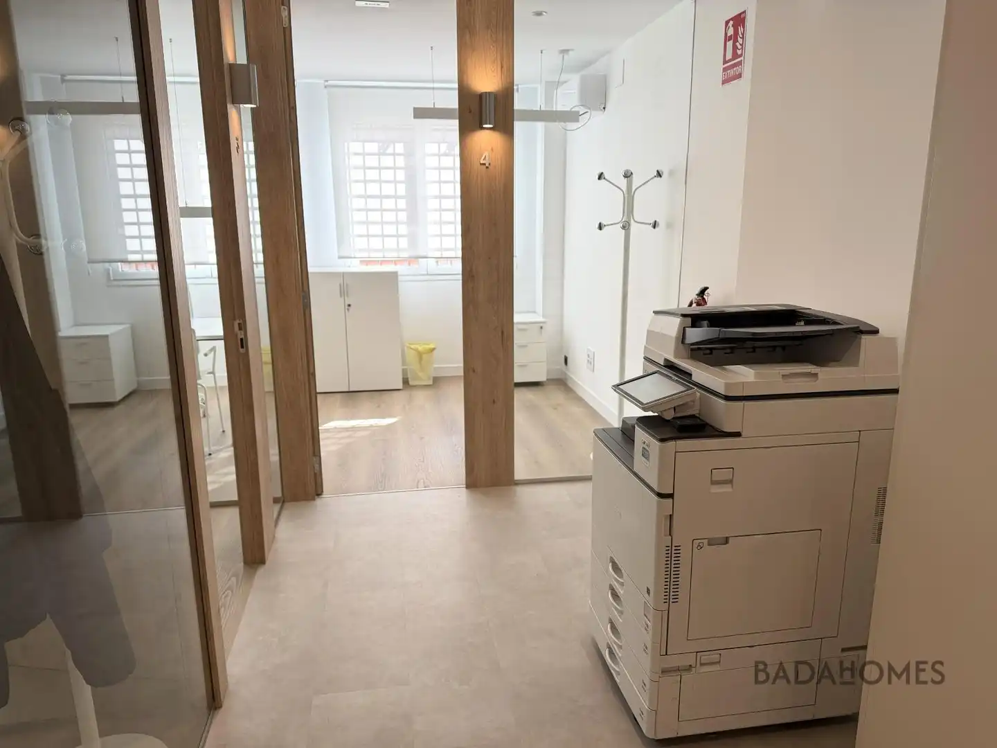 Büro zur Miete in Badajoz mit Klimaanlage, Heizung und Möbliert