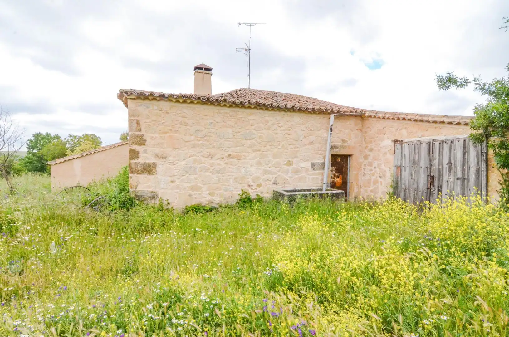 Vista exterior de Residencial en venda en Doñinos de Salamanca
