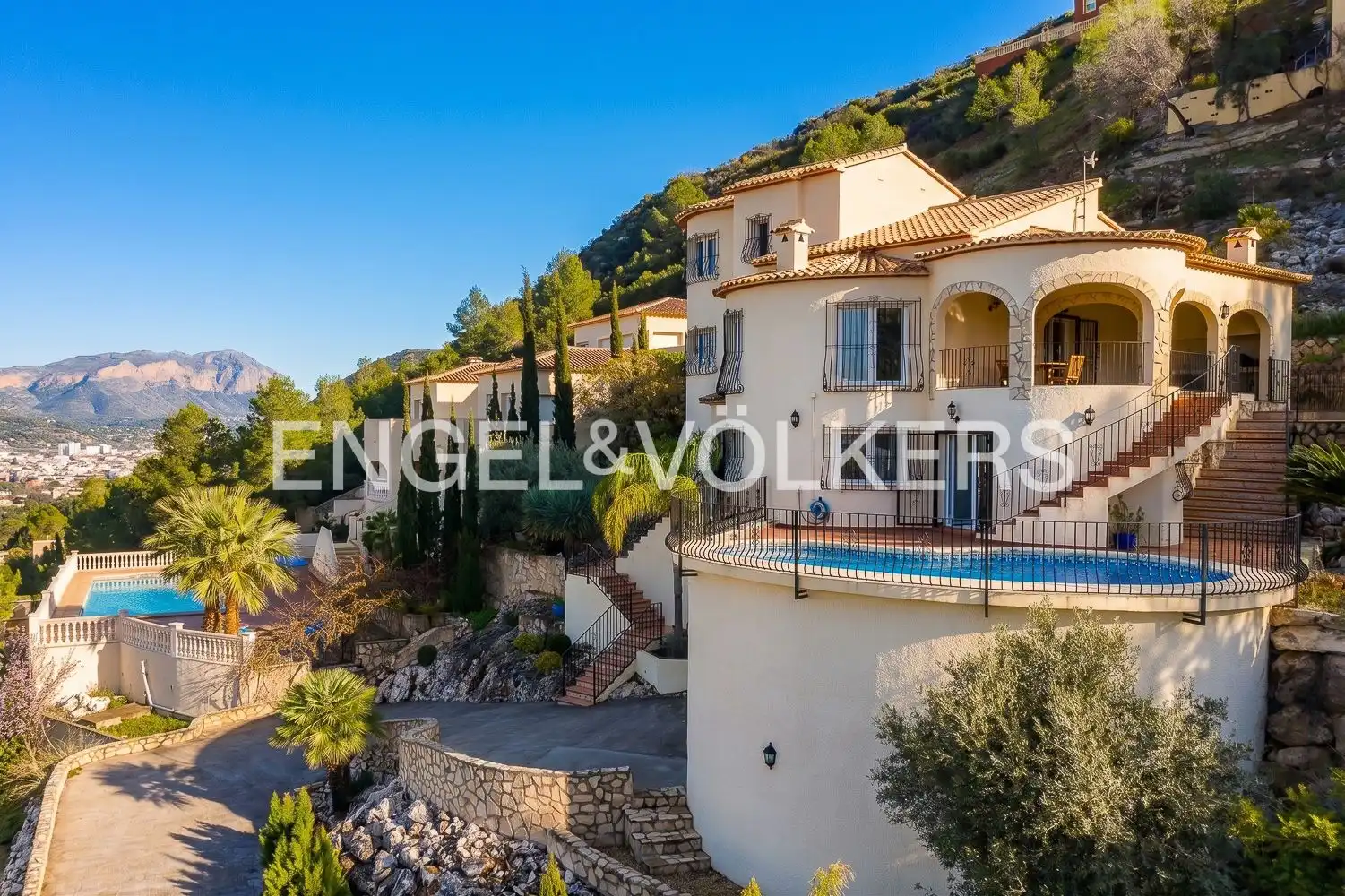 Vista exterior de Casa o xalet en venda en Pedreguer amb Aire condicionat, Calefacció i Jardí privat