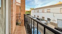 Vista exterior de Casa adosada en venda en Casarrubios del Monte amb Aire condicionat, Terrassa i Balcó