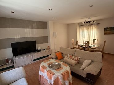 Adosado con balcón en venta en Calle Primero de Marzo