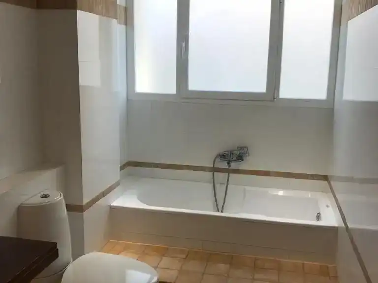 Bany de Pis en venda en Alzira amb Balcó