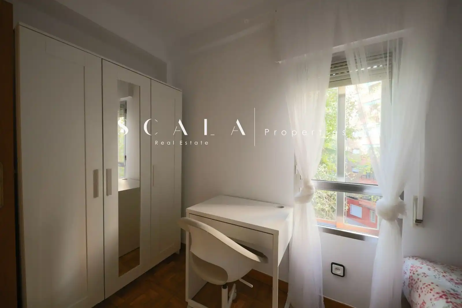 Bedroom of Flat for rent in Madrid  with Air Conditioner, Heating and Terrace