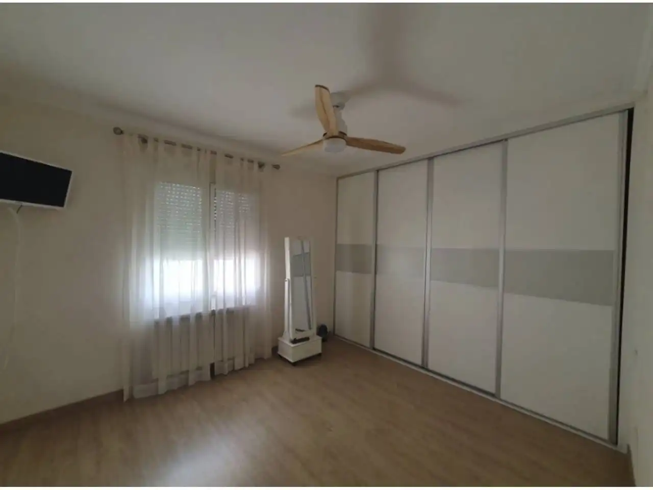 Habitación de Apartamento de alquiler en Badajoz con Aire acondicionado, Calefacción y Trastero