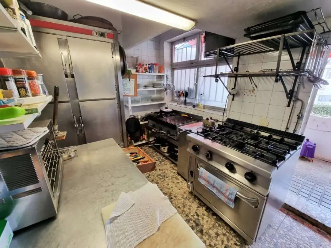 Cocina de Local en venta en Estepona