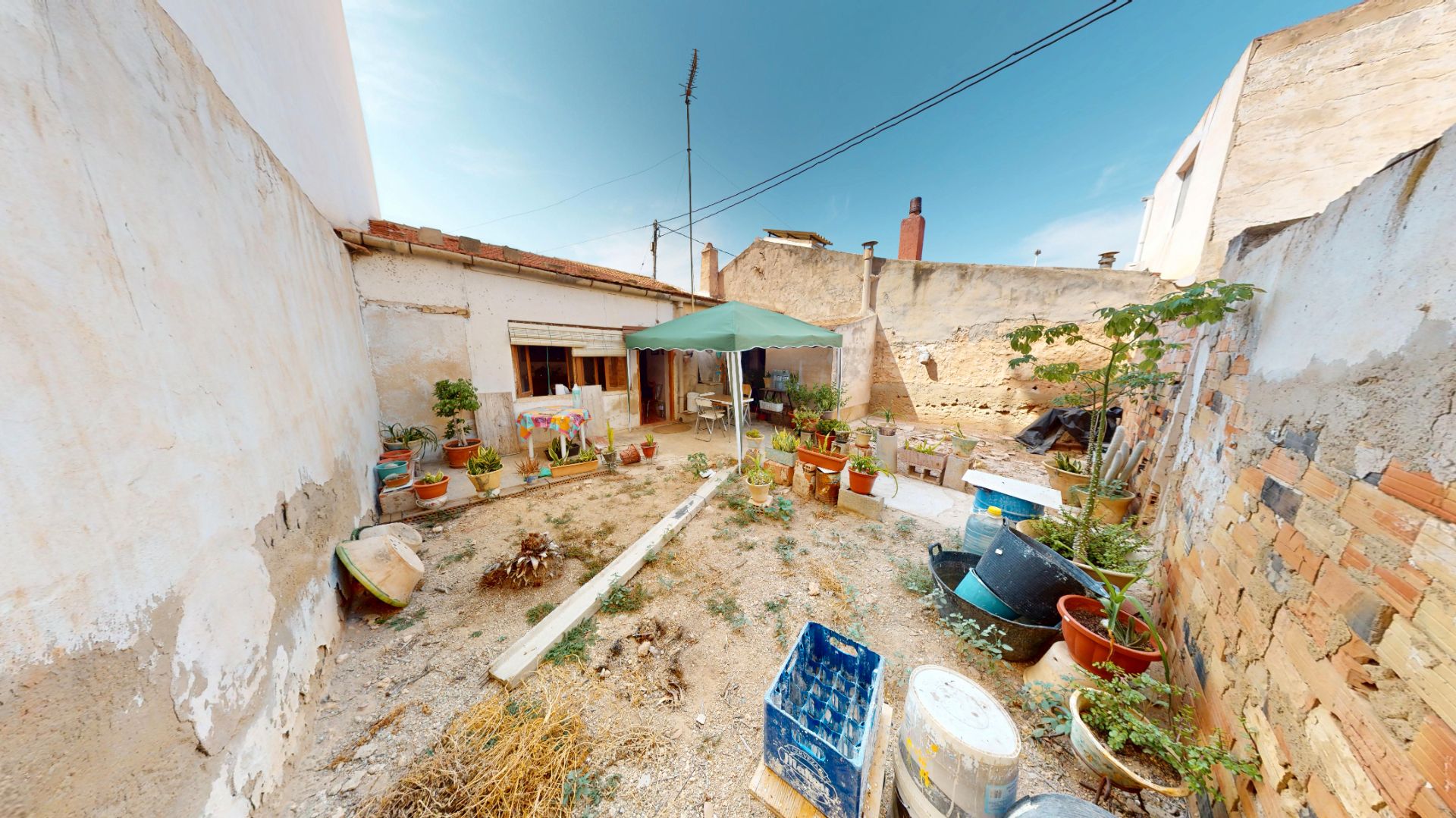 Vista exterior de Casa o xalet en venda en Elche / Elx amb Jardí privat