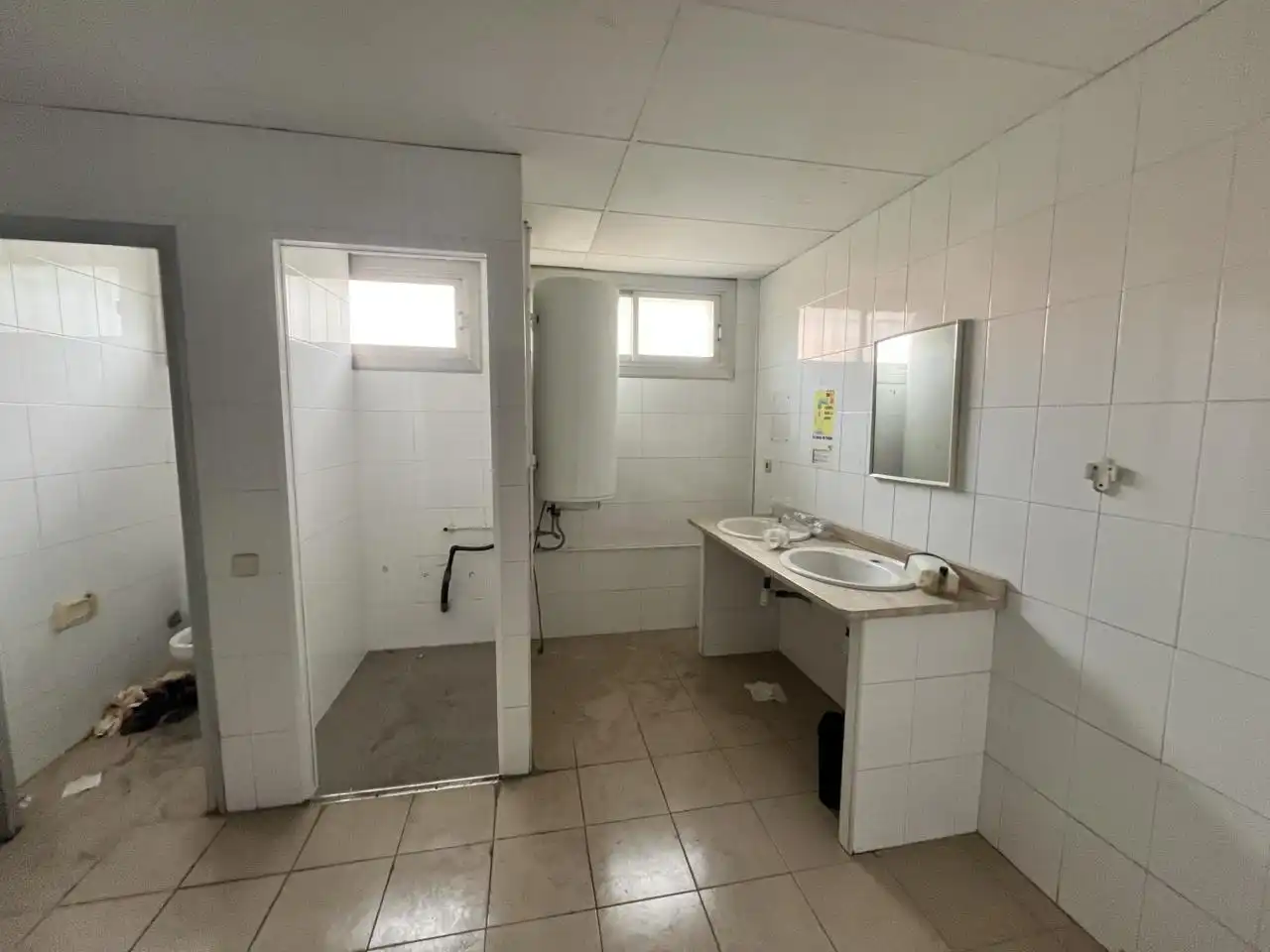 Bathroom of Industrial buildings for rent in Polinyà  with Heating and Alarm