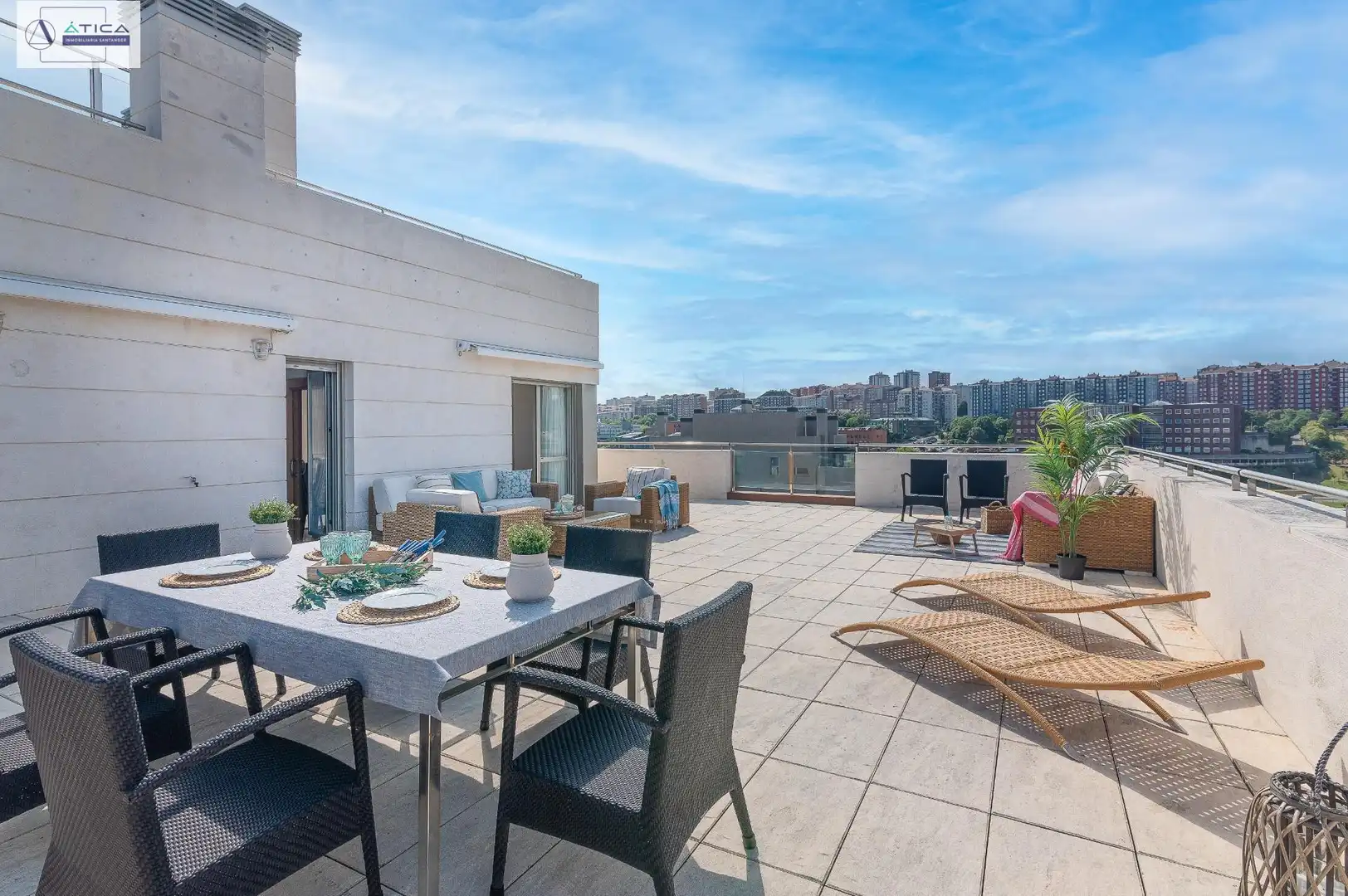 Terrasse von Dachboden zum Verkauf in Santander mit Heizung, Privatgarten und Parkett