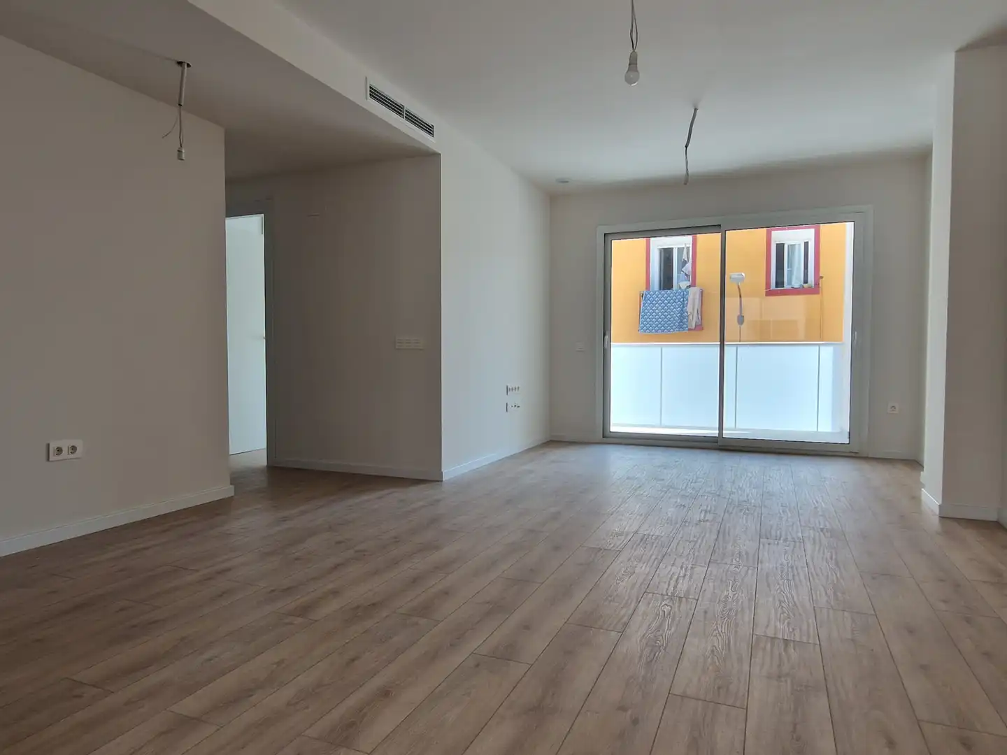 Sala d'estar de Pis en venda en Zaragoza amb Aire condicionat, Parquet i Terrassa