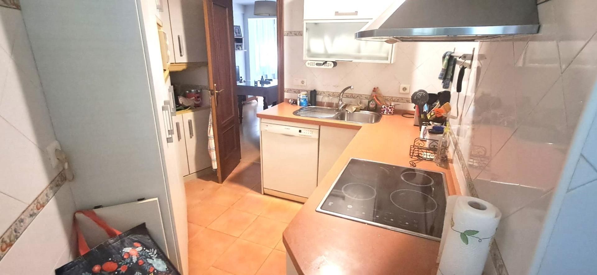Cuina de Pis en venda en Utrera amb Aire condicionat, Parquet i Balcó